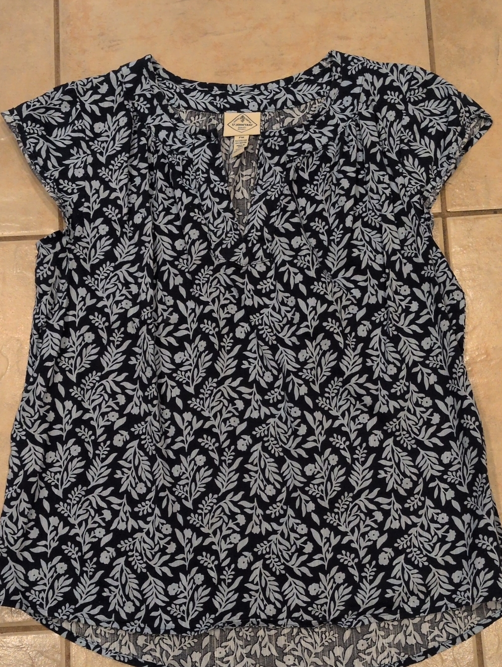 St. John’s Bay Navy Blue Floral Blouse Size Medium Petite